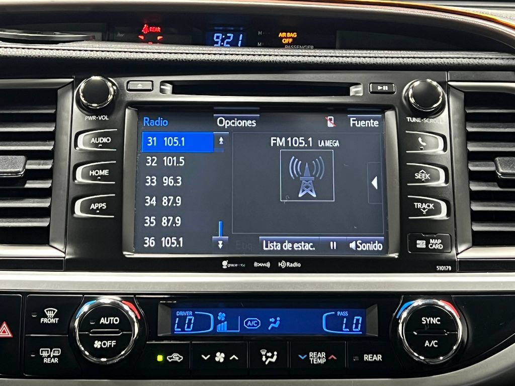 Used 2018 Toyota Highlander XLE AWD/4WD image 24