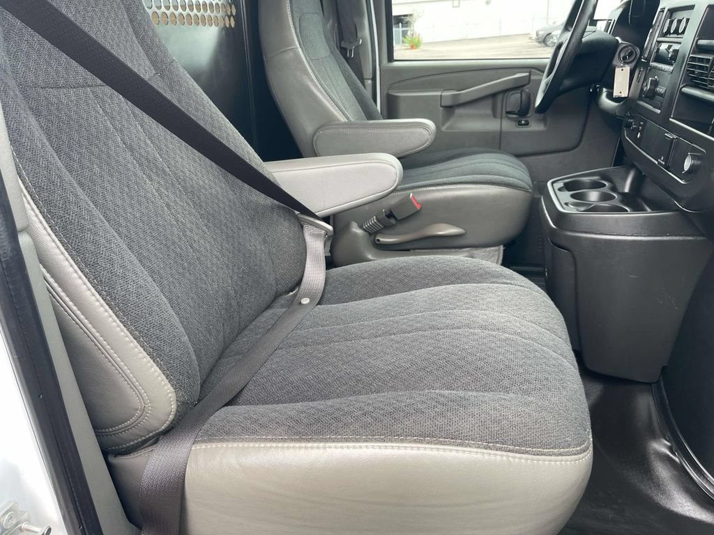Used 2025 GMC Savana 2500 w/ Driver Convenience Package RWD image 25