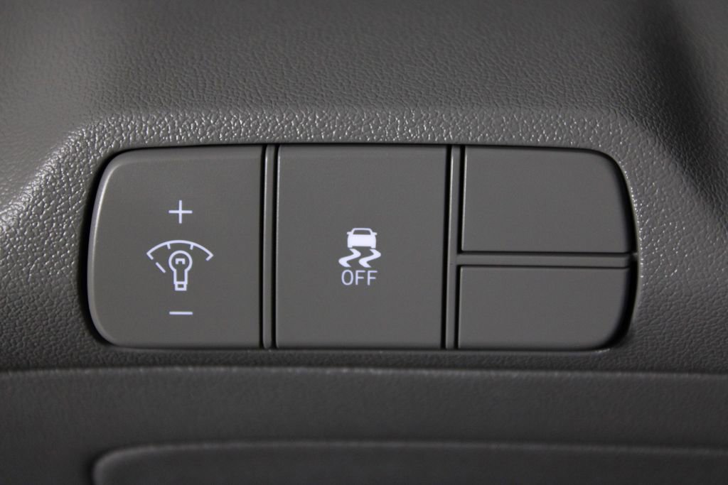 Certified 2026 Hyundai Elantra Sport FWD image 24