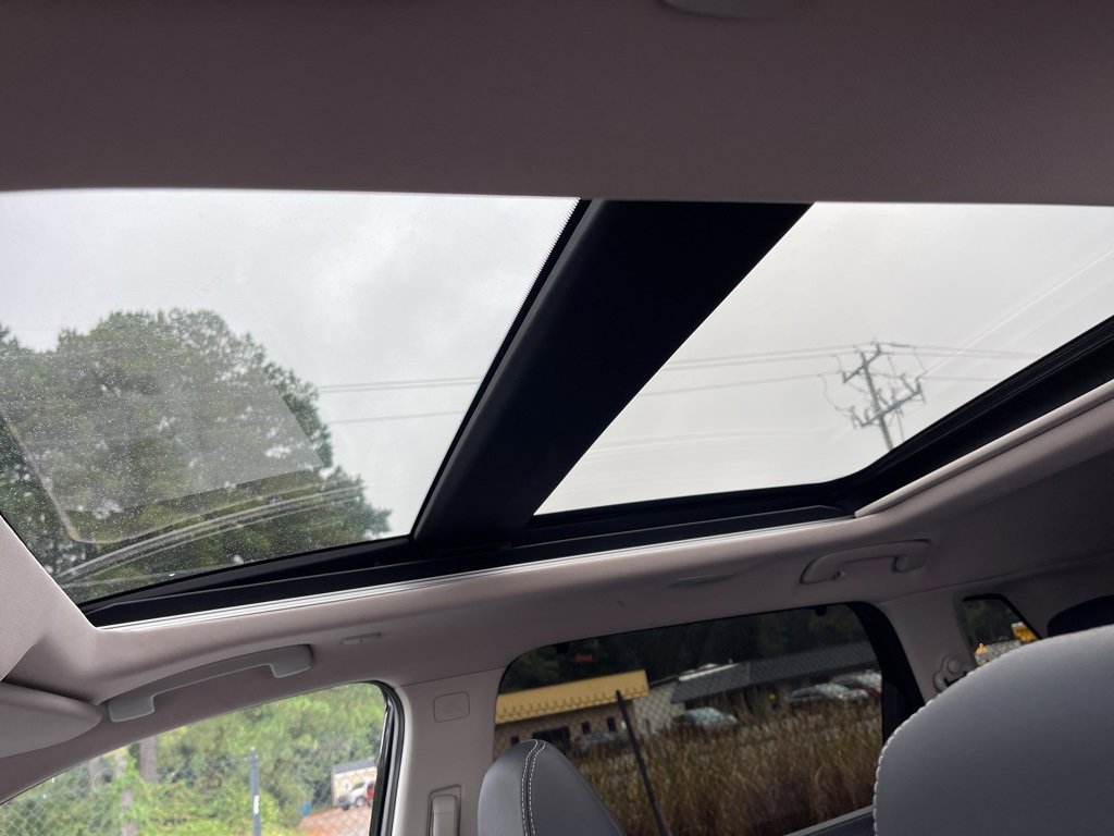 Used 2024 Nissan Rogue SL w/ SL Premium Package image 19