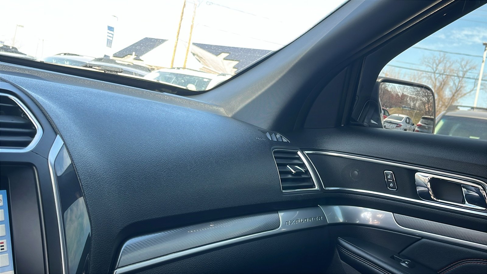 Used 2018 Ford Explorer Sport w/ Equipment Group 401A image 20