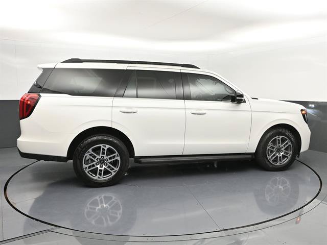Certified 2026 Ford Expedition Active AWD/4WD image 25
