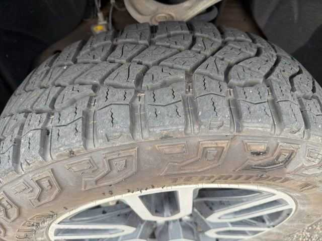 Used 2024 GMC Sierra 1500 AT4 w/ Technology Package AWD/4WD image 7