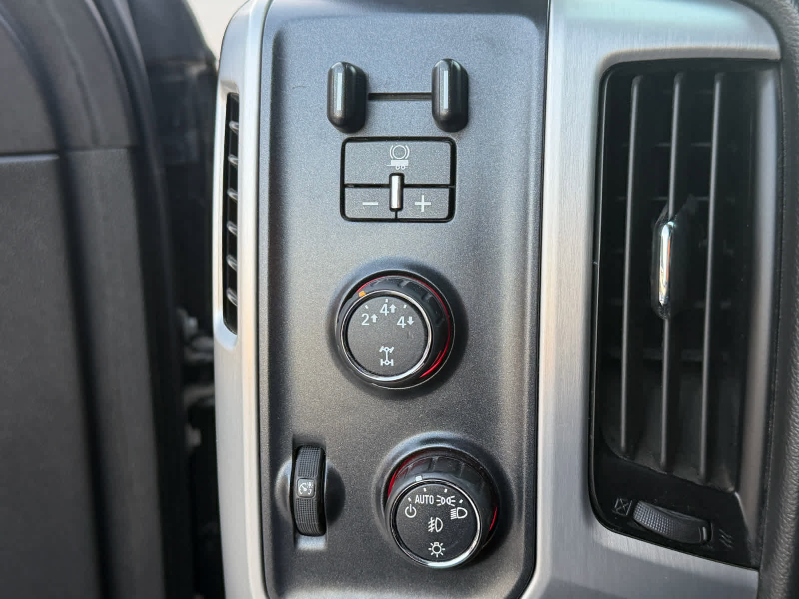 Used 2015 GMC Sierra 3500 SLT w/ Duramax Plus Package image 19