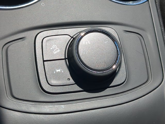Used 2024 GMC Terrain SLE AWD/4WD image 26