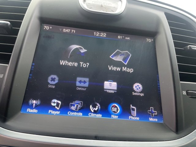 Used 2014 Chrysler 300 C image 34