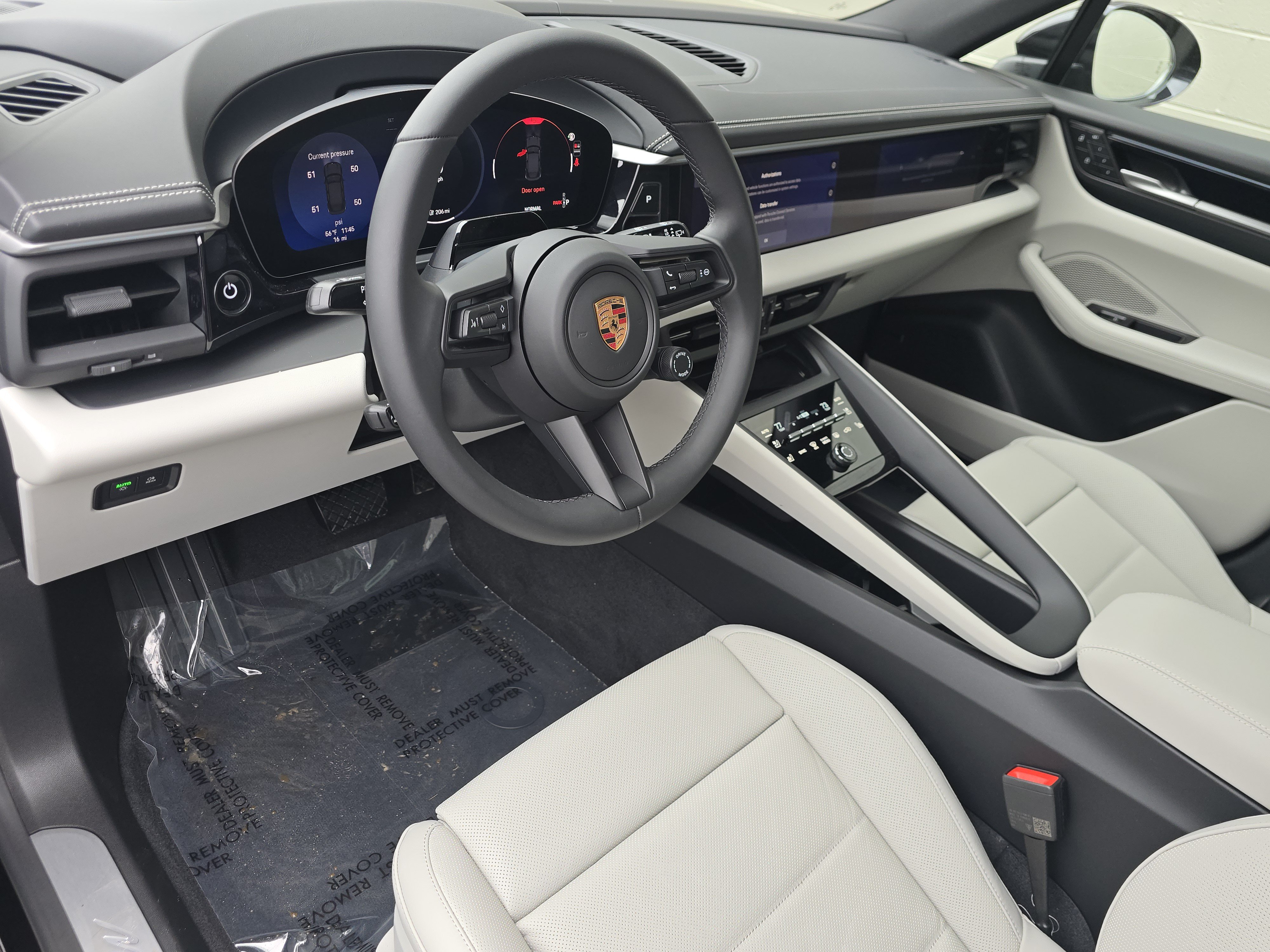 New 2026 Porsche Macan 4 Electric AWD/4WD image 4