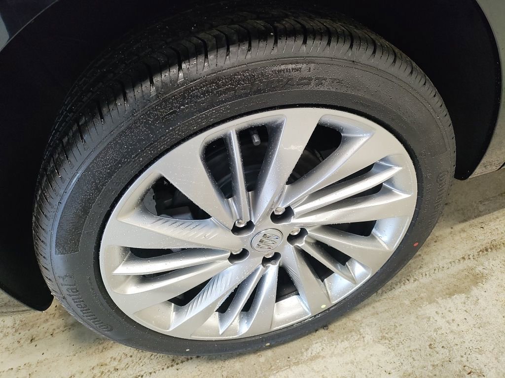 New 2026 Buick Envision Avenir image 3