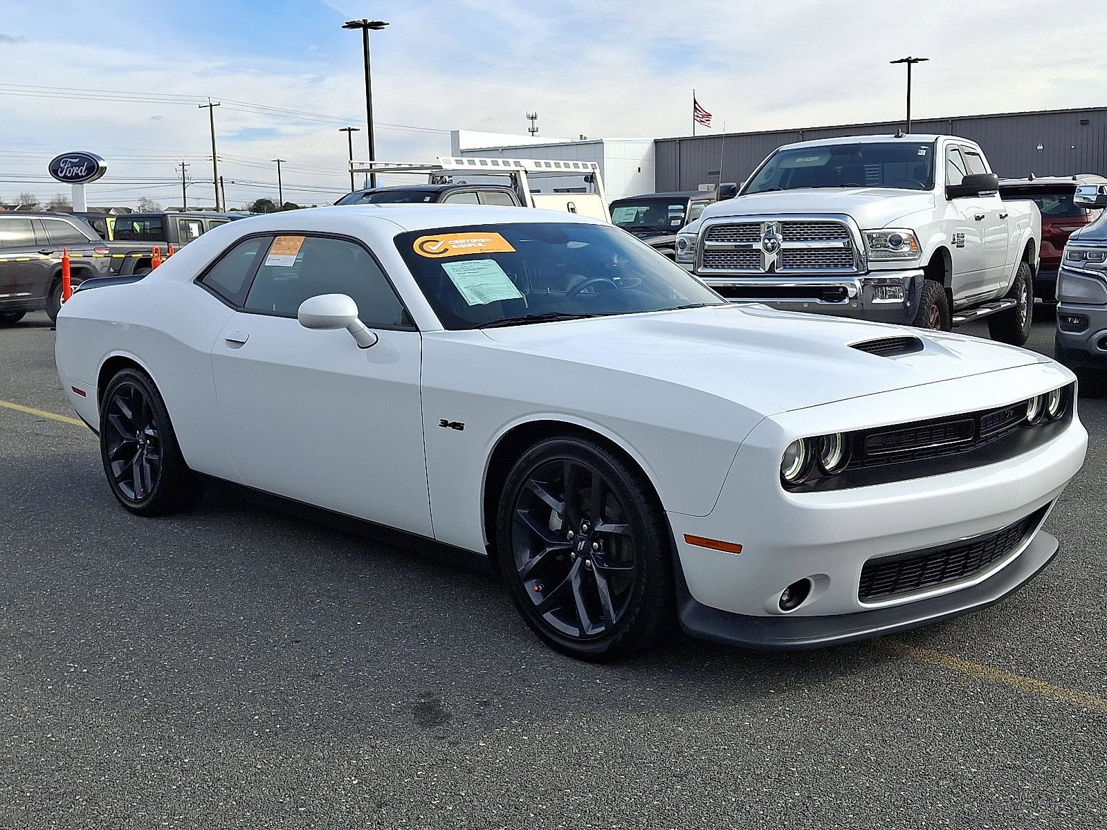 Certified 2023 Dodge Challenger R/T w/ Plus Package image 3