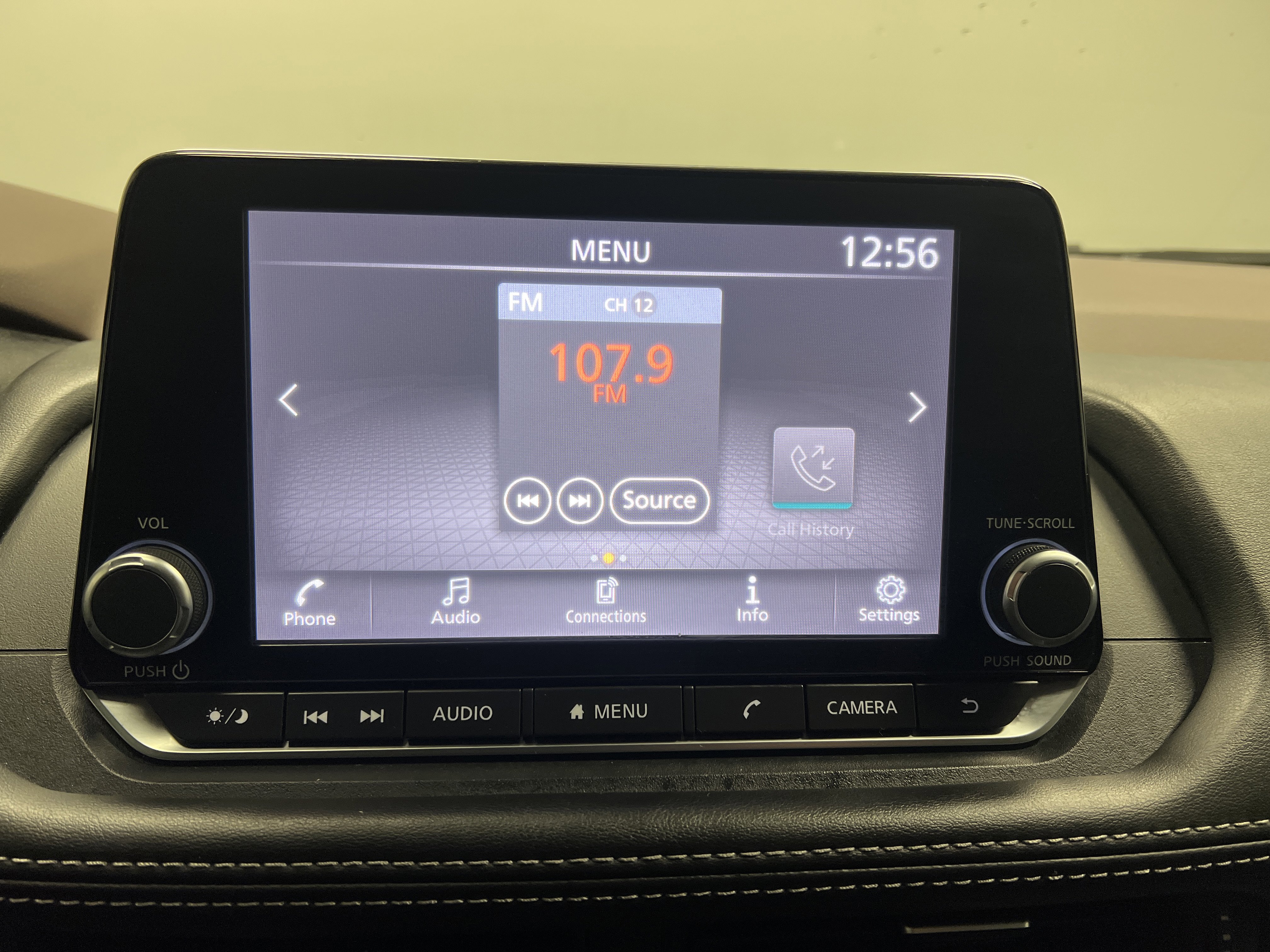 Used 2023 Nissan Rogue S image 21