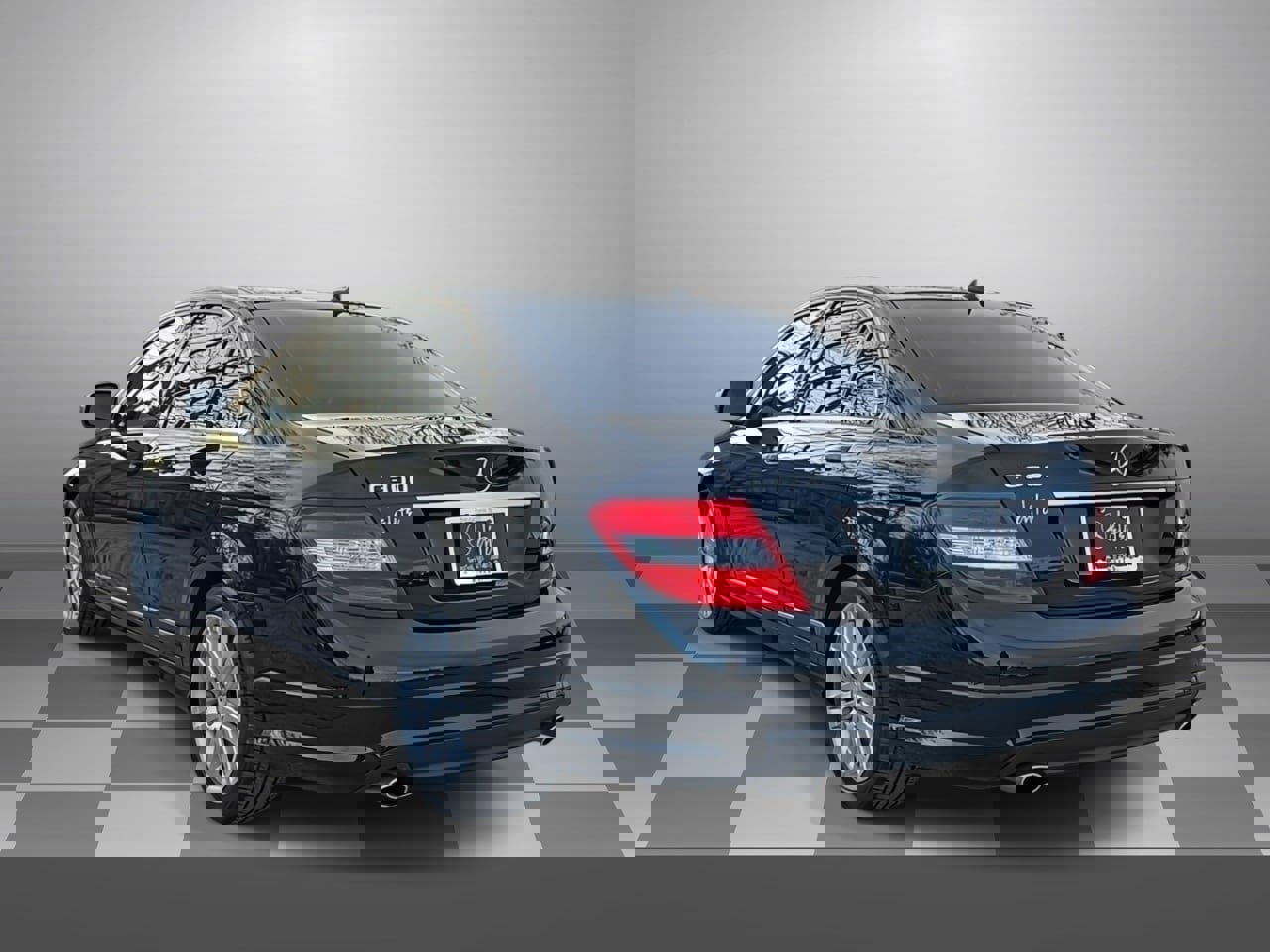 Used 2008 Mercedes-Benz C 300 Sedan image 4