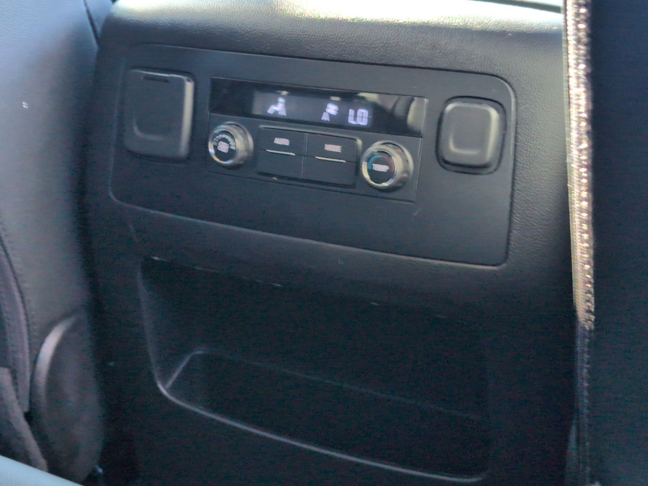 Used 2020 Chevrolet Tahoe LT image 25