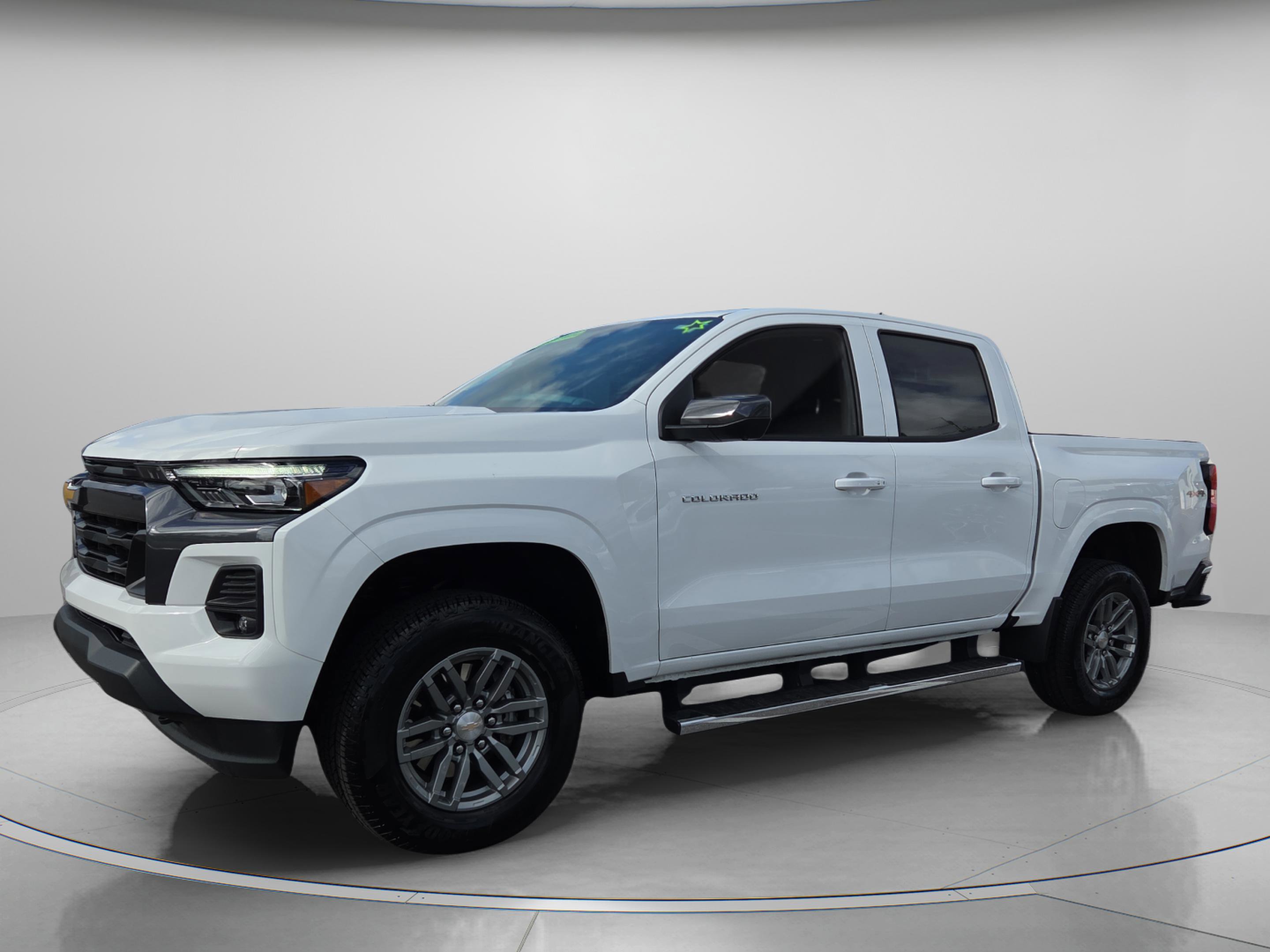 New 2025 Chevrolet Colorado LT w/ LT Convenience Package image 2