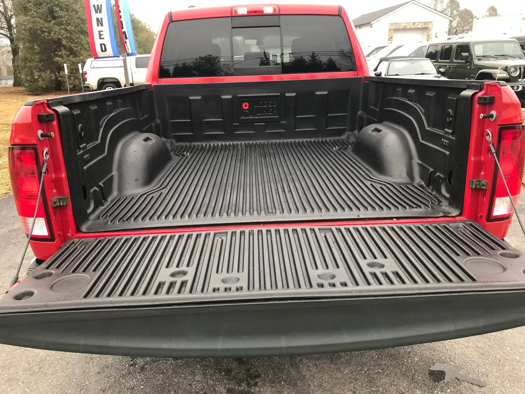 Used 2017 RAM 1500 Classic SLT image 32