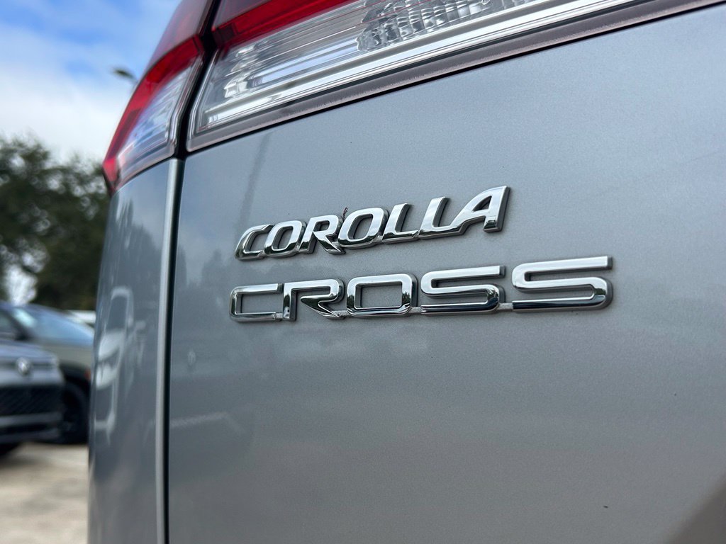 Used 2024 Toyota Corolla Cross LE w/ Moonroof Package FWD image 43
