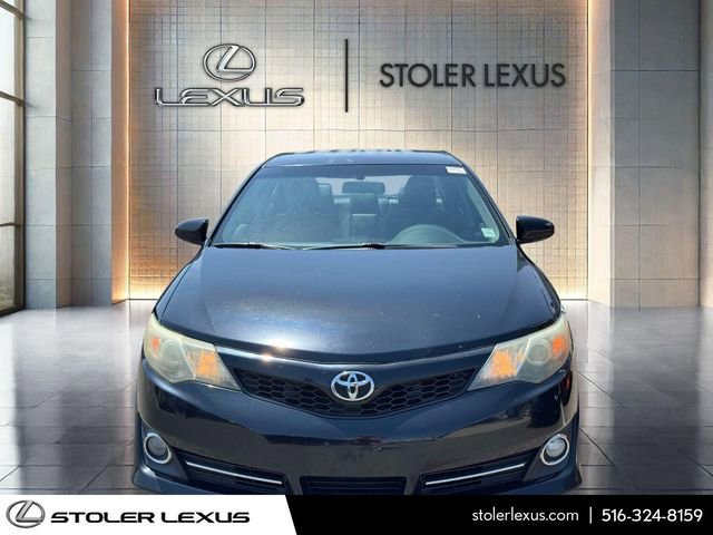 Used 2014 Toyota Camry SE FWD image 2