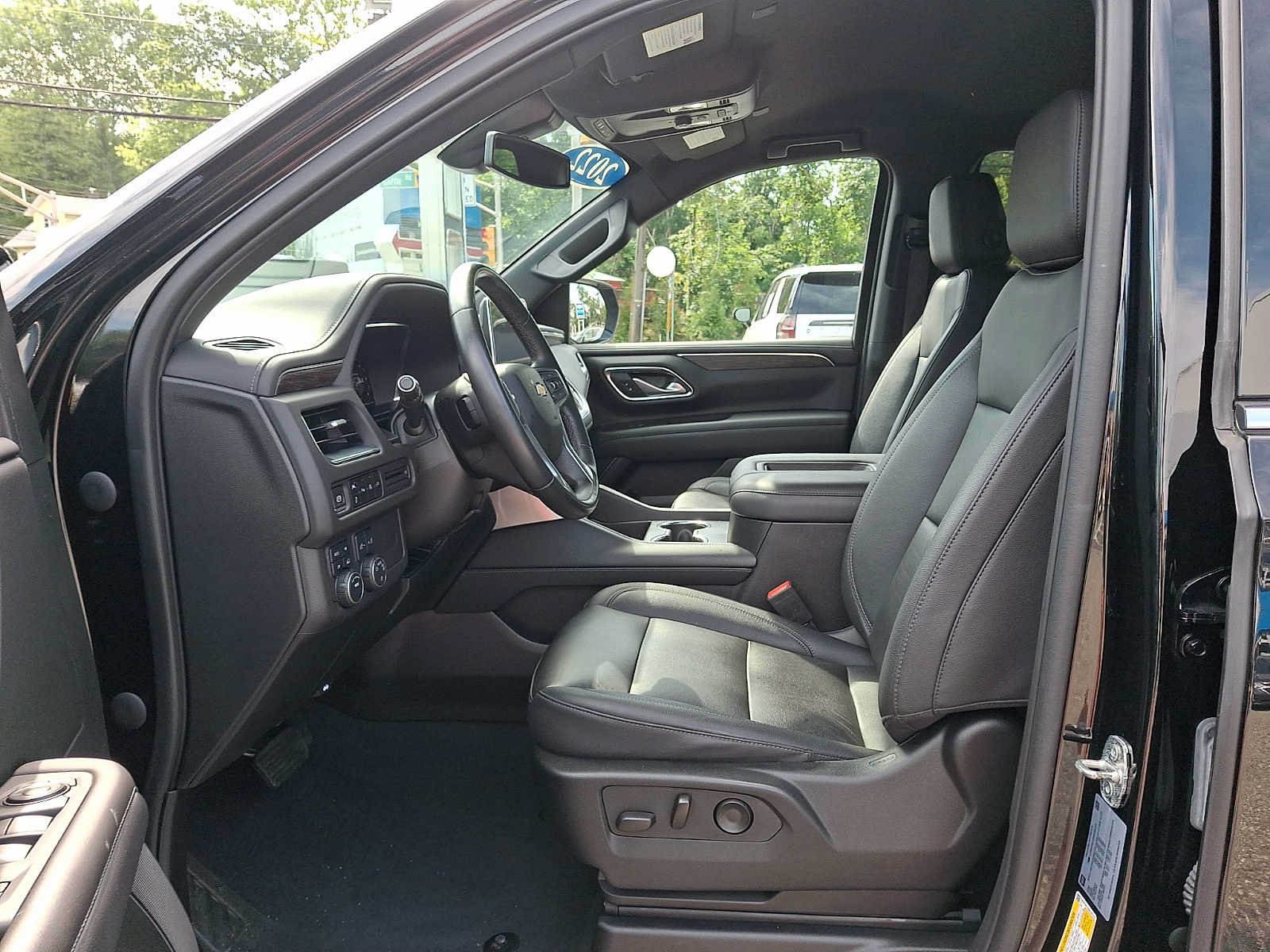 Used 2022 Chevrolet Tahoe LT AWD/4WD image 14