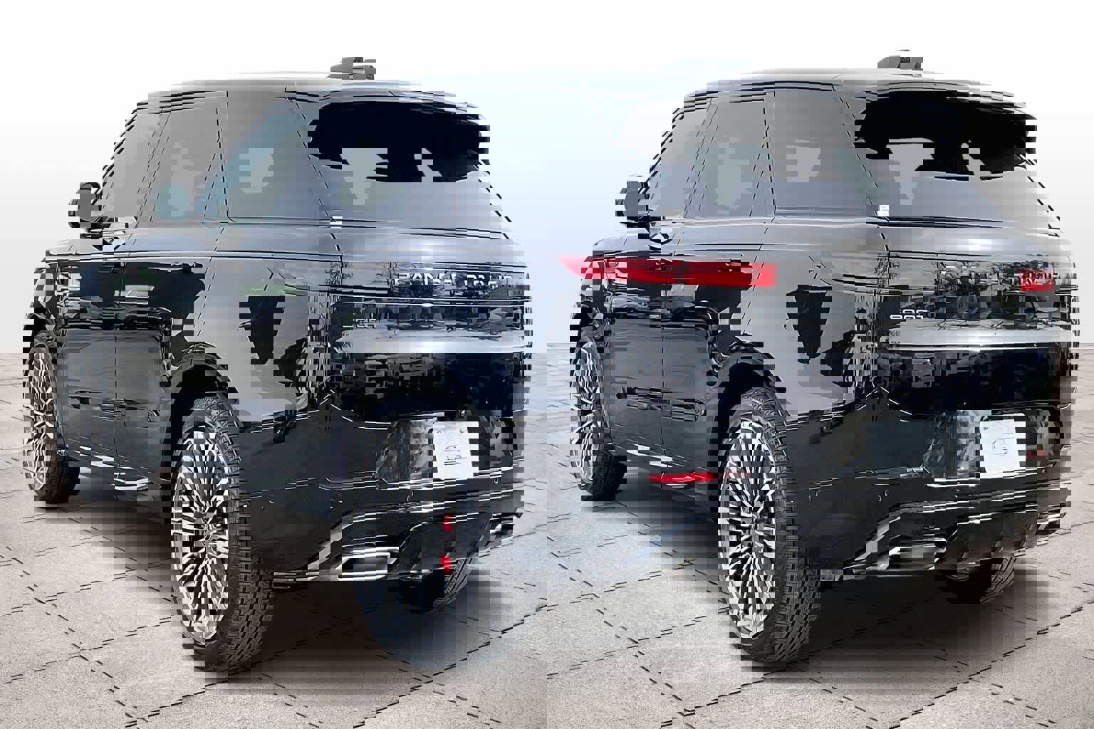 New 2025 Land Rover Range Rover Sport Dynamic SE image 3