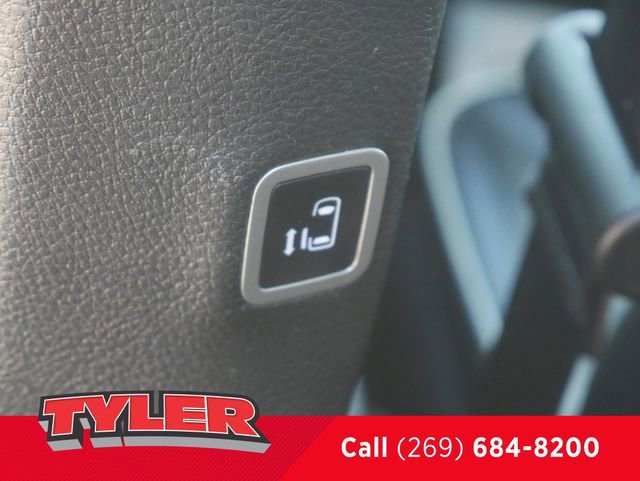 Certified 2025 Chrysler Pacifica Limited image 44