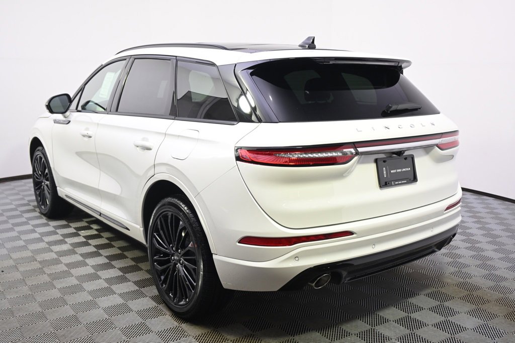 New 2026 Lincoln Corsair Reserve w/ Jet Appearance Package image 3