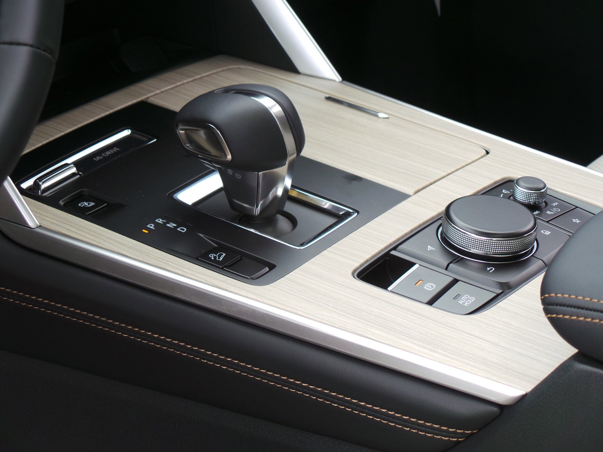 New 2025 MAZDA CX-70 Plug-In Hybrid w/ Premium Pkg image 25