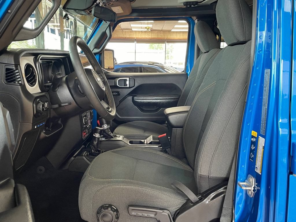 Used 2024 Jeep Wrangler Unlimited AWD/4WD image 11