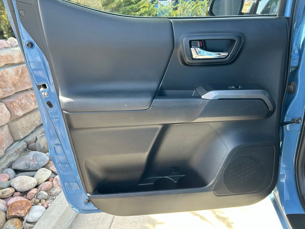 Used 2019 Toyota Tacoma TRD Sport w/ Technology Package image 23