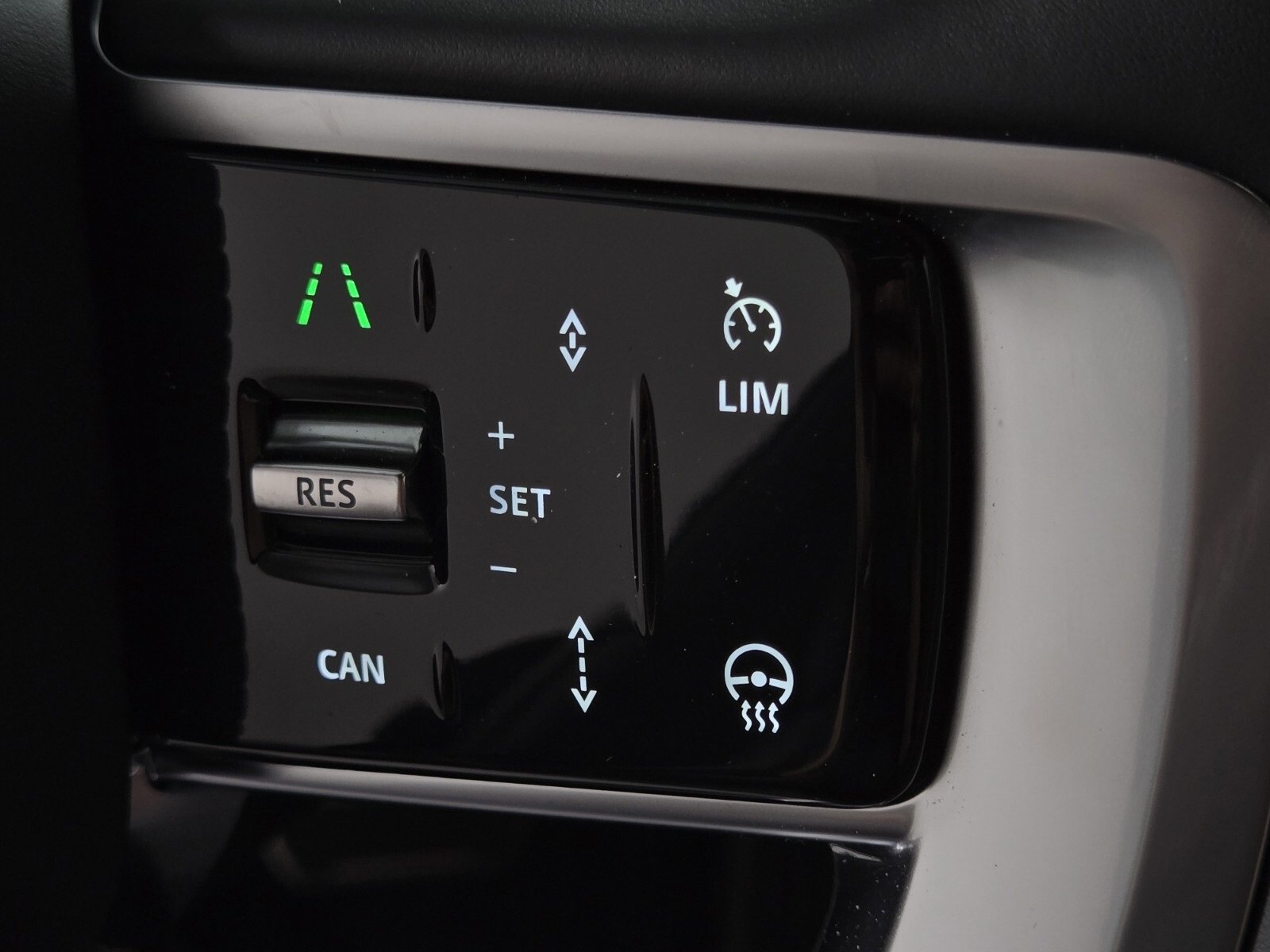 New 2025 Land Rover Range Rover SE image 24