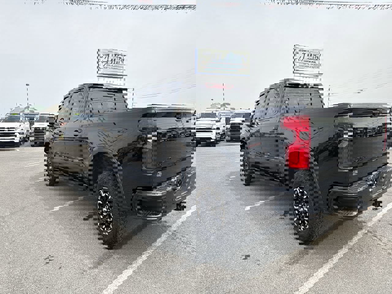 Used 2024 Chevrolet Silverado 1500 ZR2 w/ Technology Package image 12