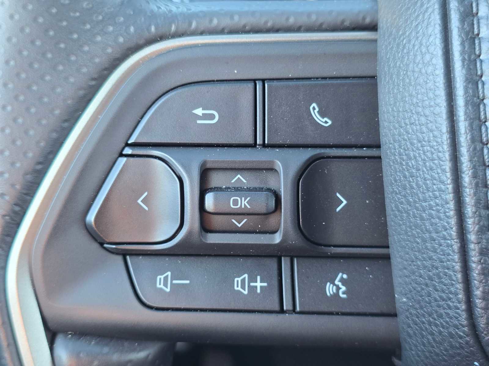 Certified 2025 Toyota 4Runner Trailhunter image 33