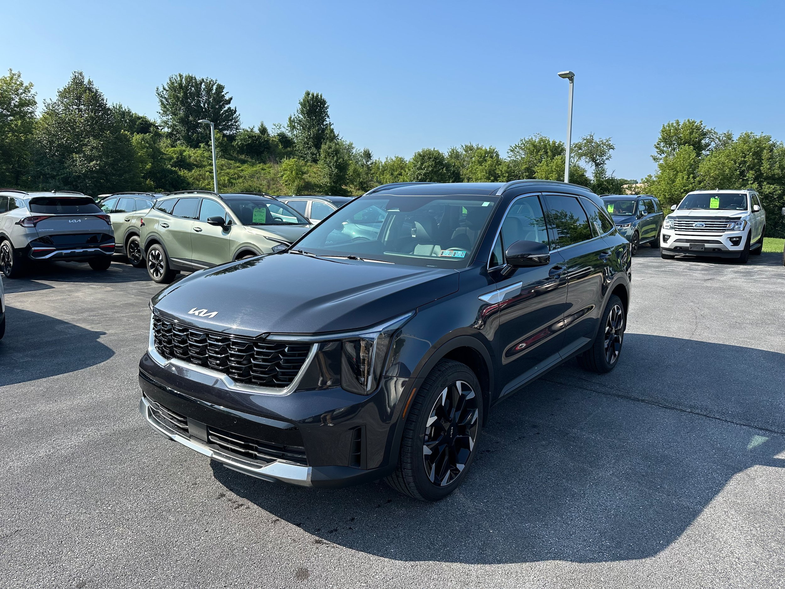 Used 2025 Kia Sorento EX w/ Panoramic Sunroof Package