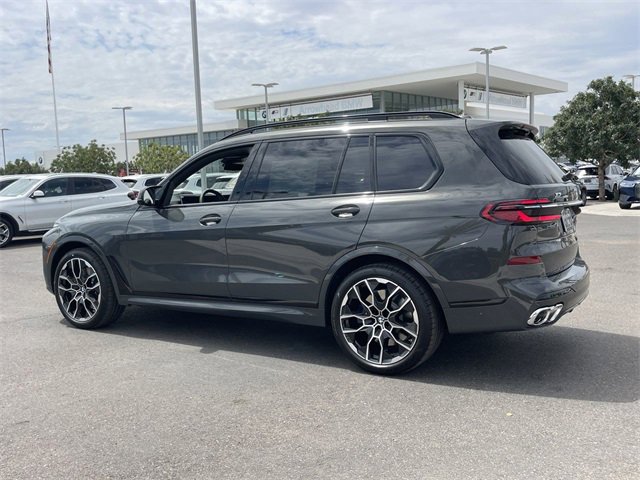 New 2026 BMW X7 M60i image 8