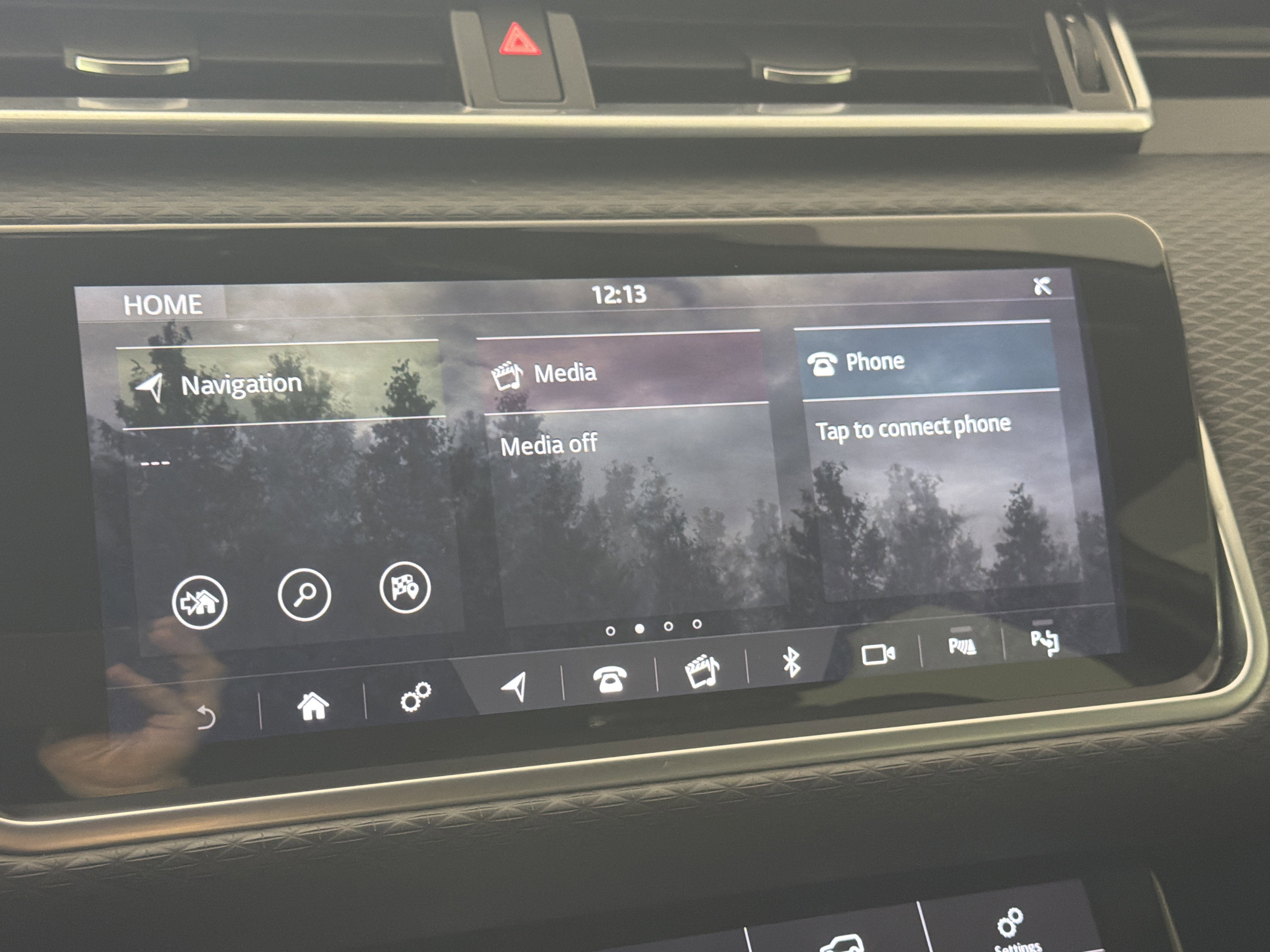 Used 2019 Land Rover Range Rover Velar R-Dynamic SE AWD/4WD image 15