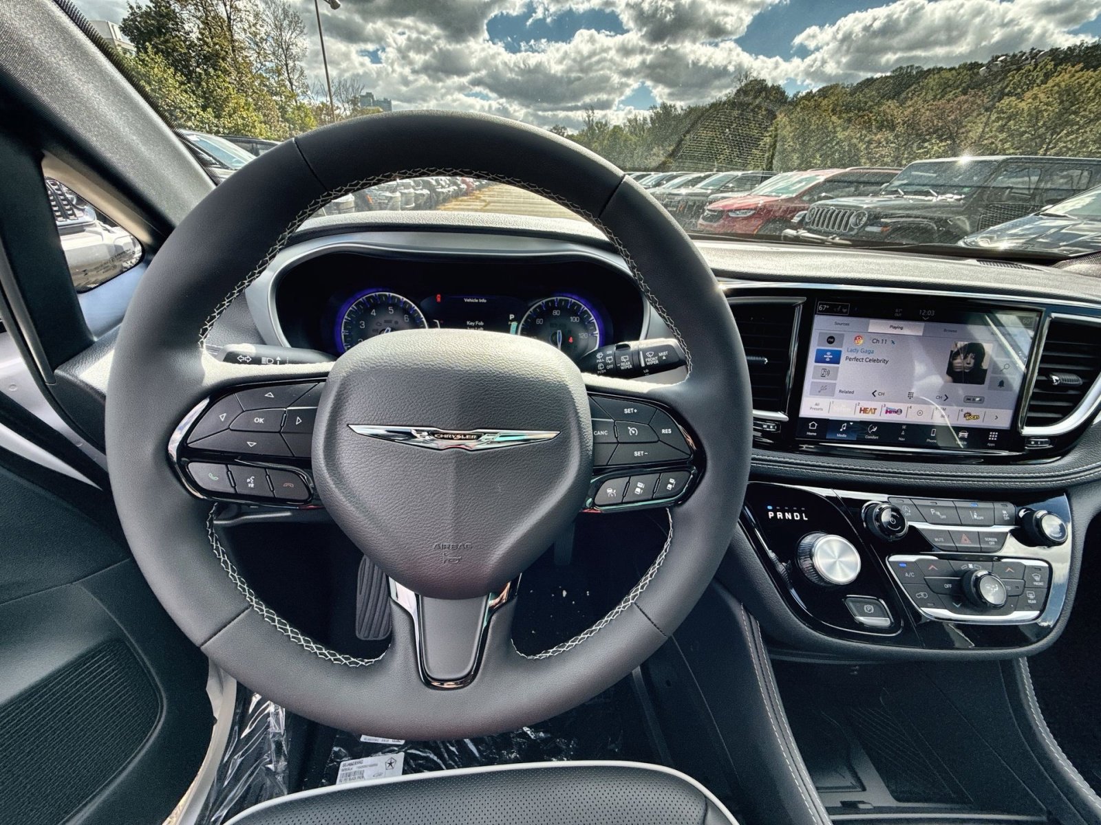 New 2026 Chrysler Pacifica Limited w/ S Appearance Package image 16