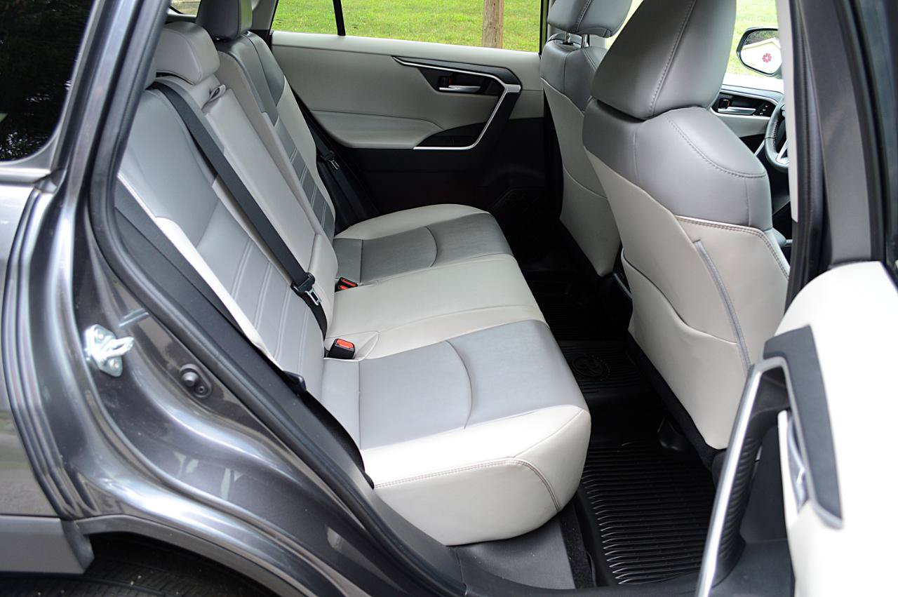 Used 2024 Toyota RAV4 XLE Premium w/ Weather Package AWD/4WD image 17