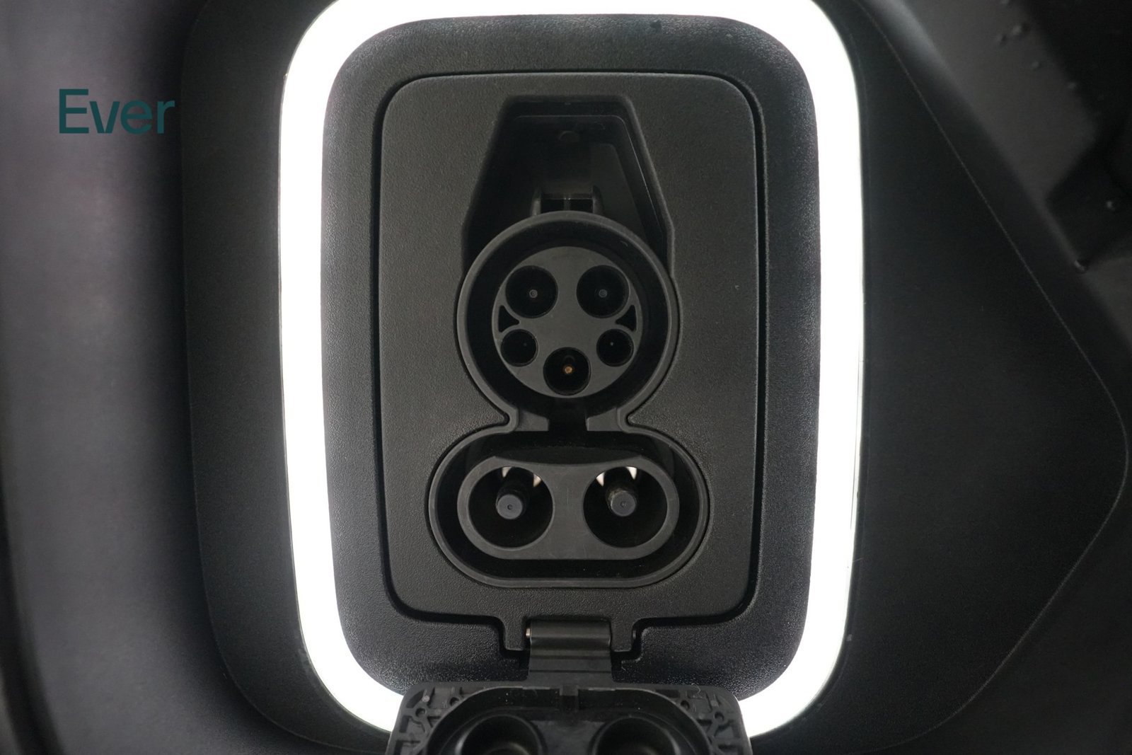 Used 2024 Rivian R1T Adventure Dual AWD/4WD image 10