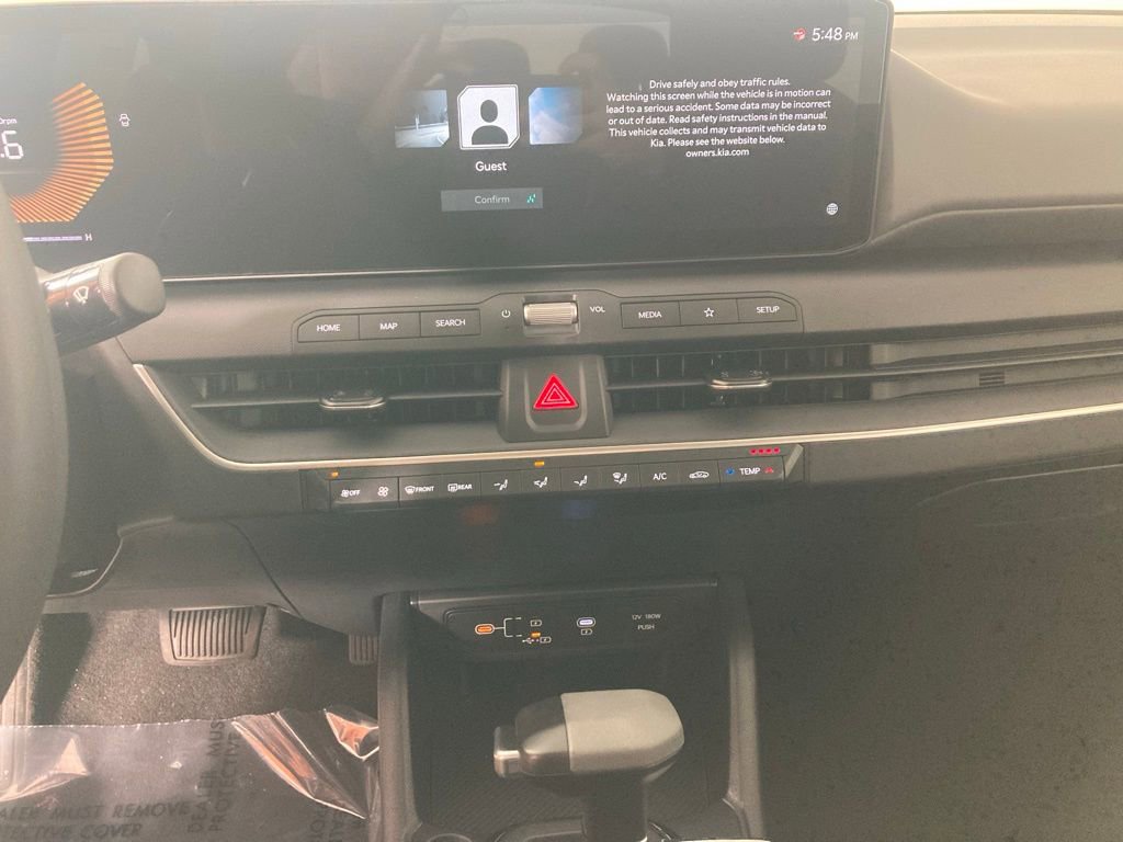 New 2025 Kia K4 LXS image 2