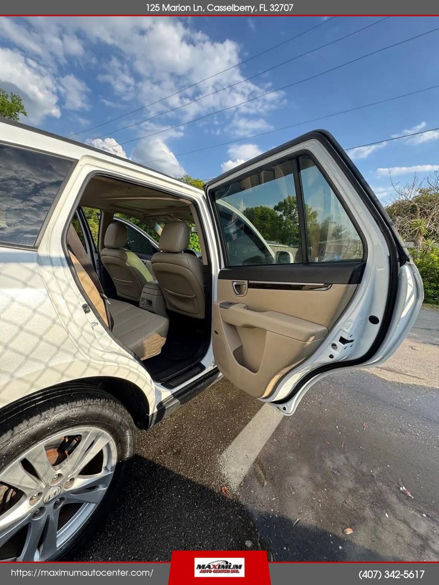 Used 2012 Hyundai Santa Fe Limited w/ Navigation Pkg 4 image 16