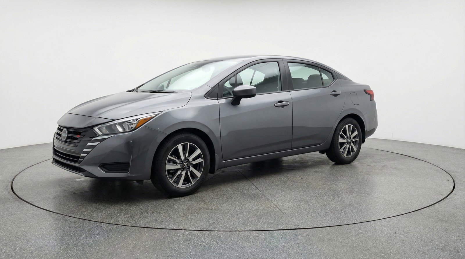 Used 2025 Nissan Versa SV image 3