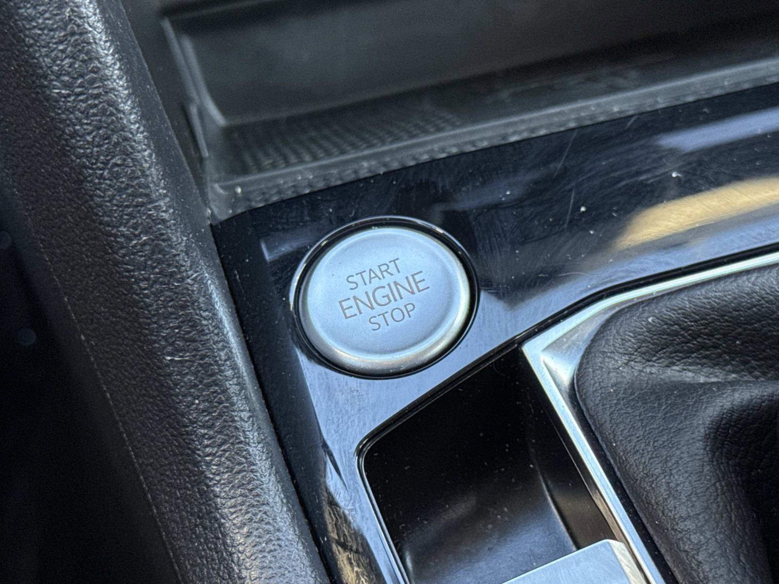 Used 2023 Volkswagen Taos SE image 13