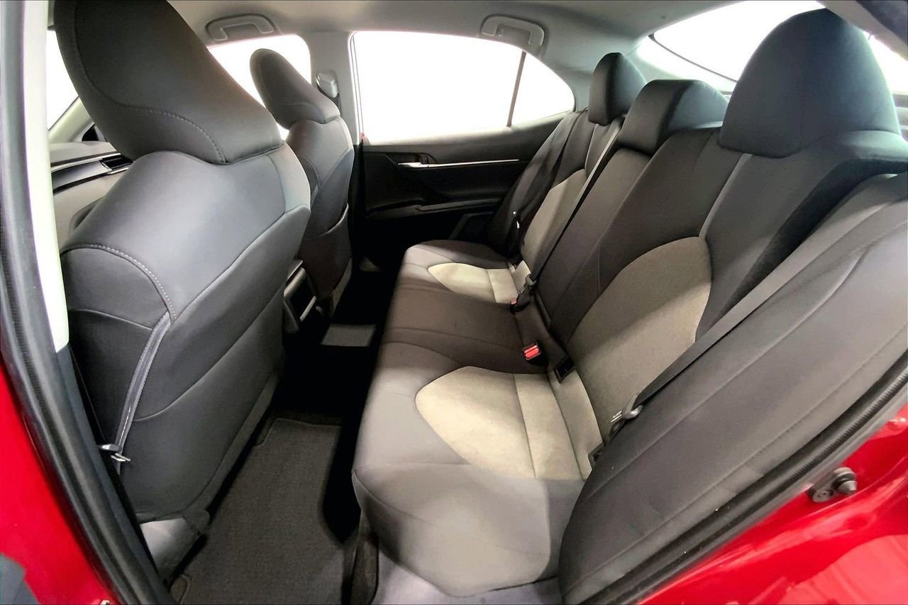Used 2022 Toyota Camry LE FWD image 19