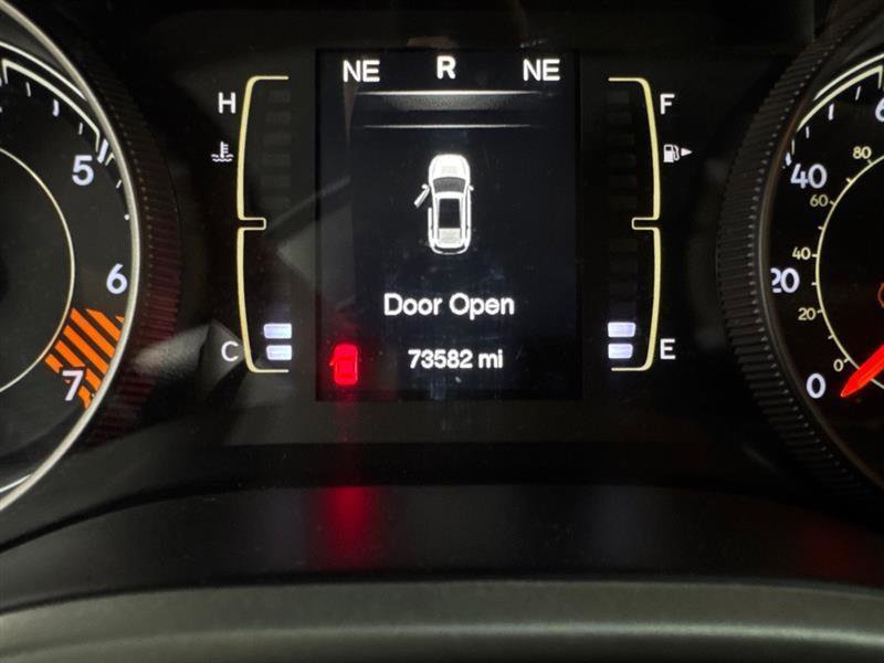 Used 2015 Jeep Cherokee Sport FWD image 16