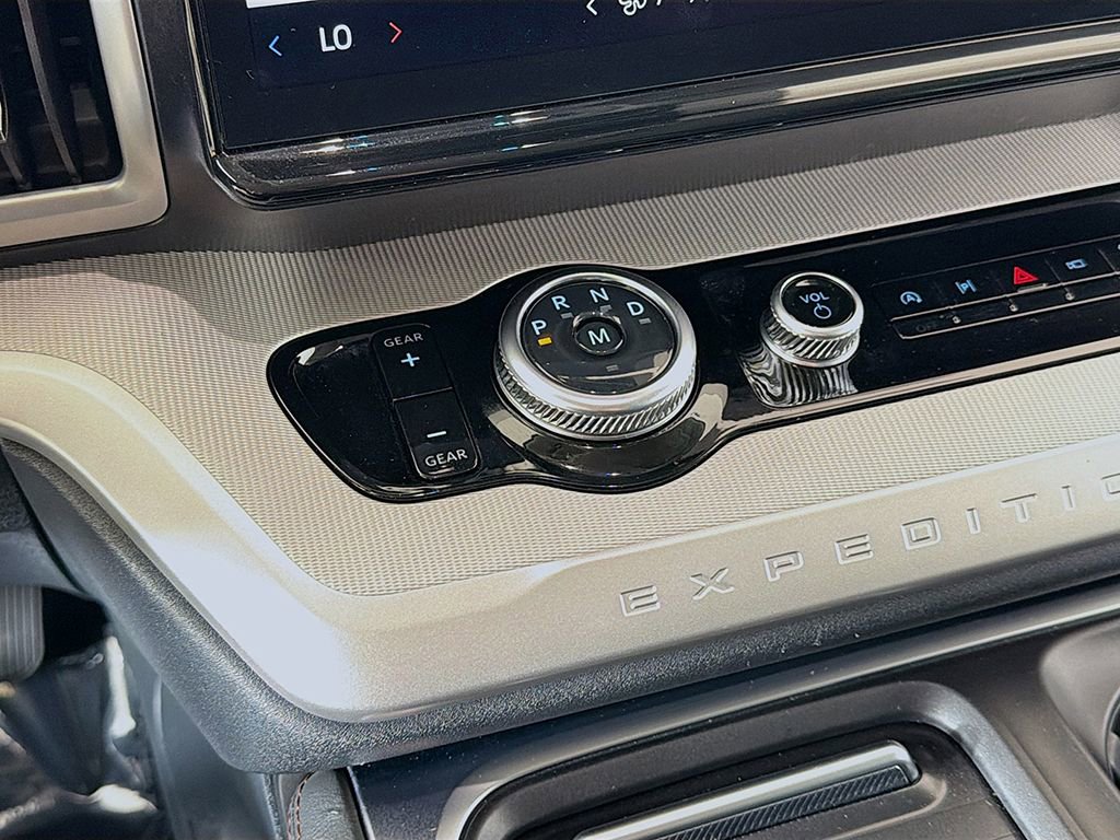 Used 2025 Ford Expedition Max Active image 38