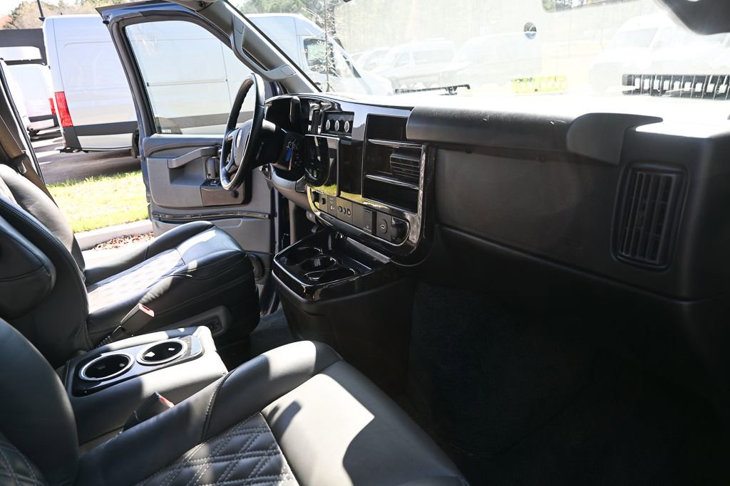 Used 2023 Chevrolet Express 2500 Extended RWD image 17