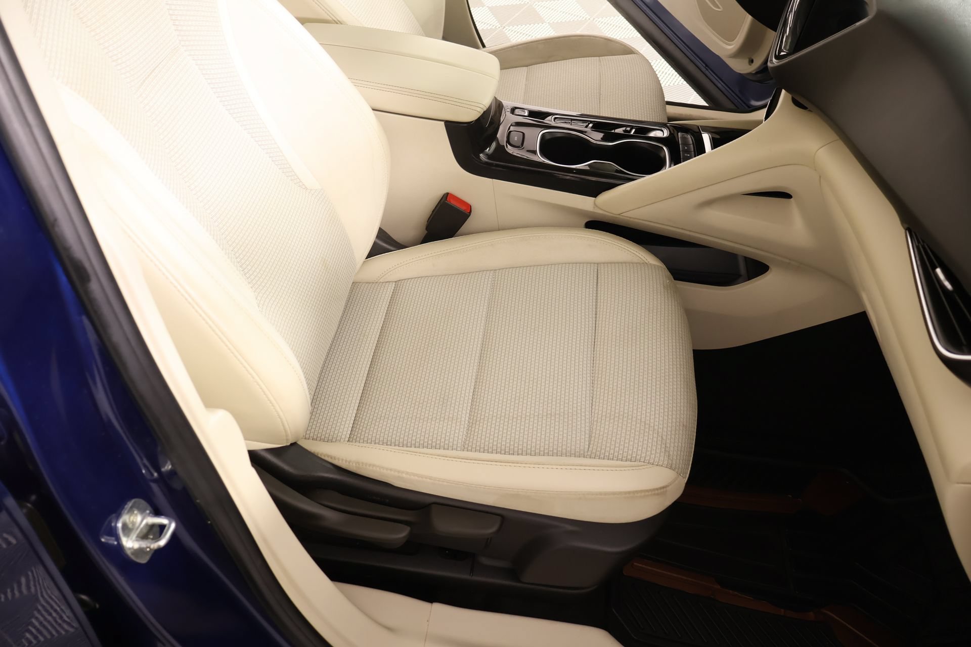Used 2023 Buick Envision Preferred FWD image 13