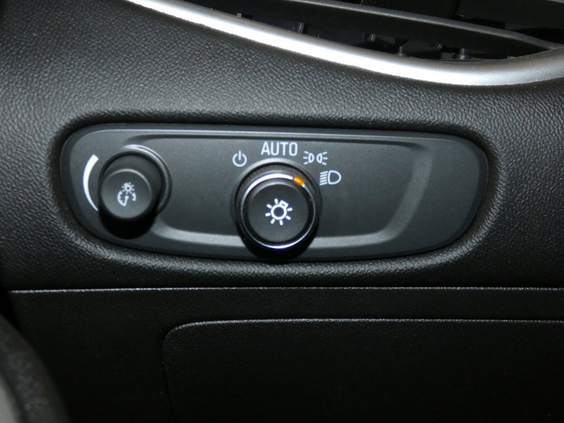 Used 2023 Chevrolet Malibu LT image 17