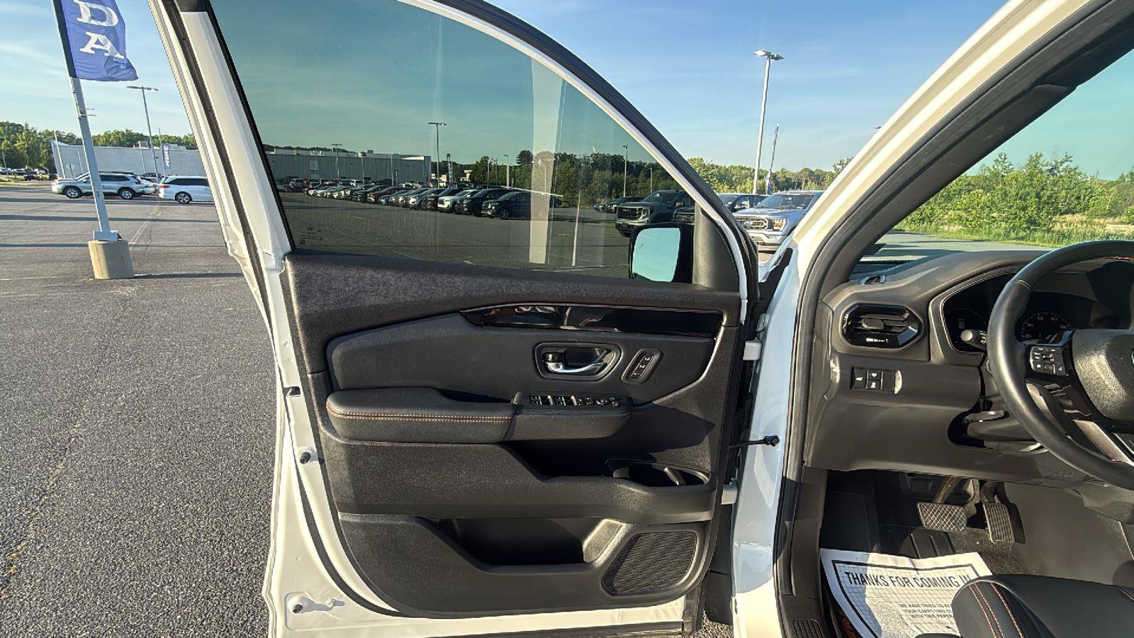 Used 2023 Honda Pilot TrailSport image 28