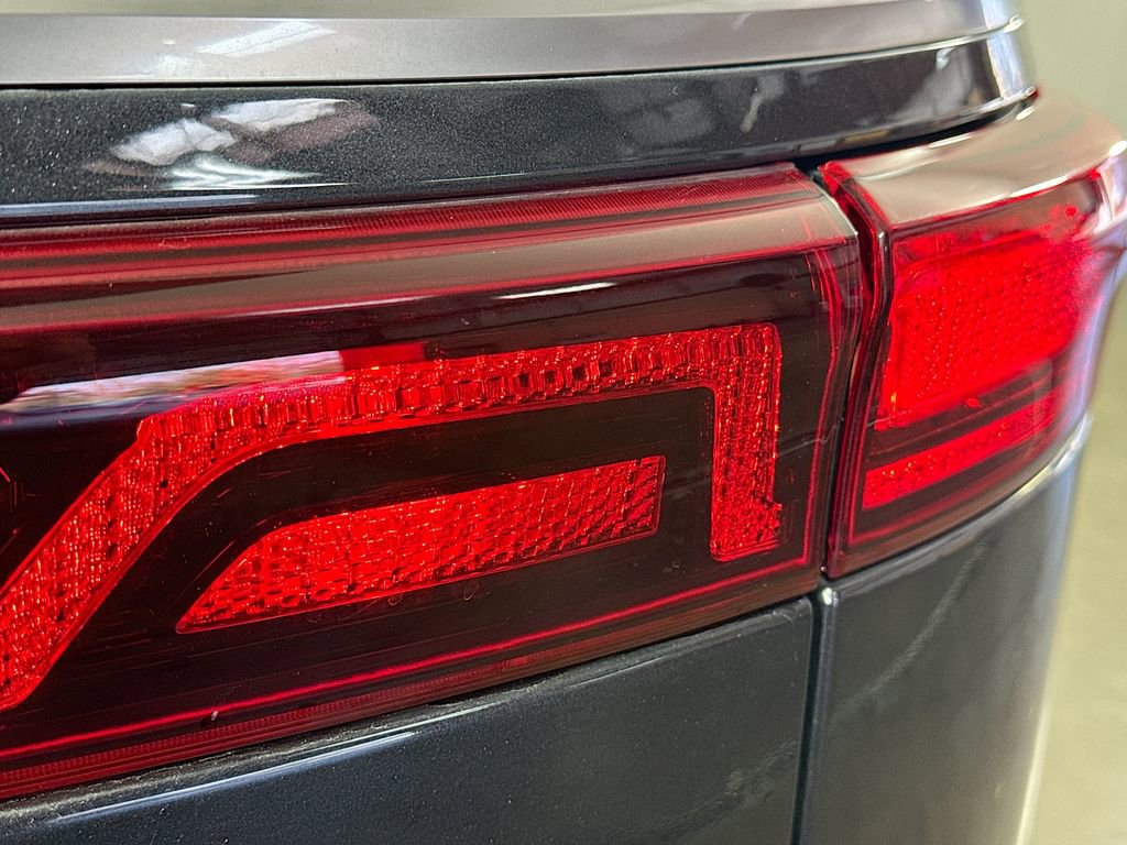 Used 2023 Kia Carnival SX image 34