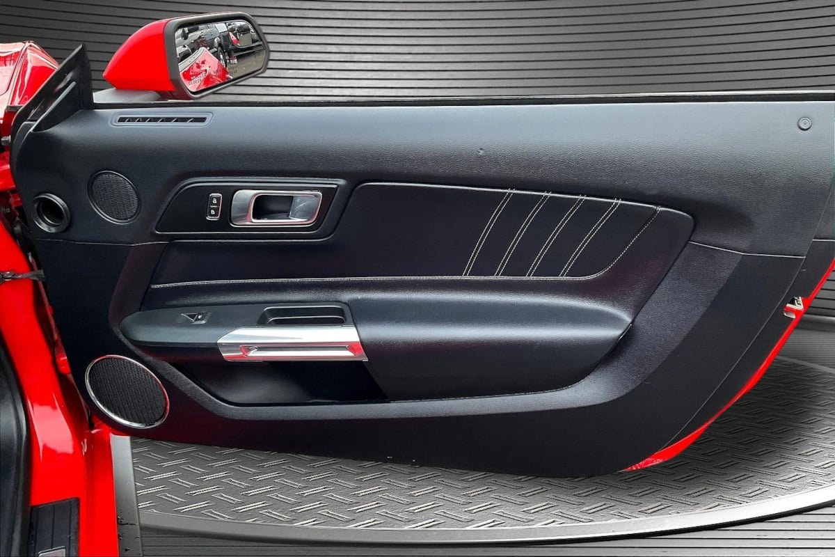 Used 2019 Ford Mustang Premium RWD image 26