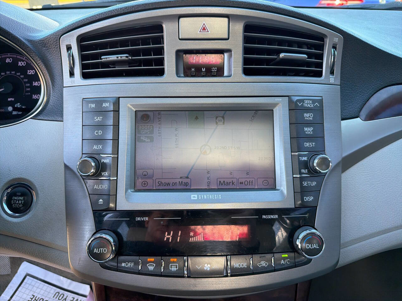 Used 2011 Toyota Avalon Limited image 23